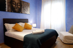 Гостиница The Blue Strawberry House in San Giovanni Roma  Рим